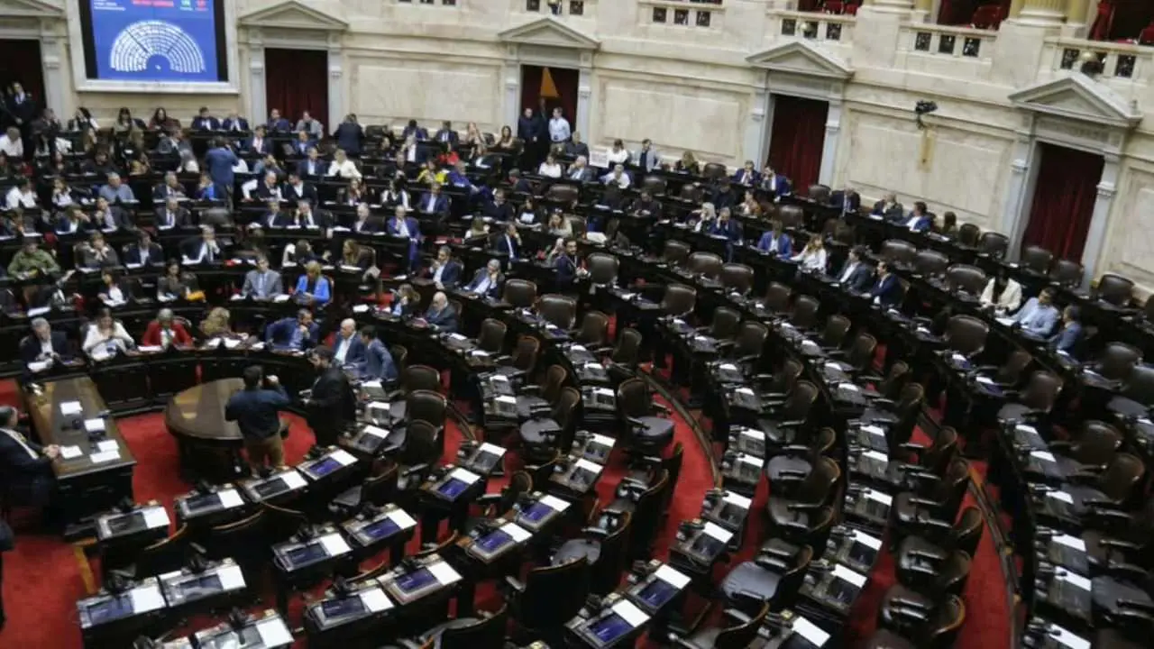 Diputados: el Gobierno frenó la emergencia por endeudamiento y devolvió todo a comisión