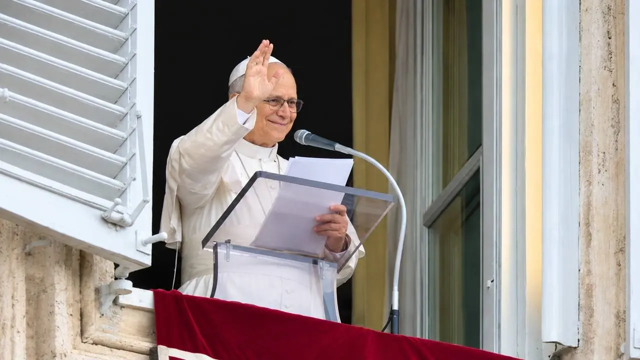 El papa León XIV reapareció tras su operación y agradeció el apoyo de los fieles