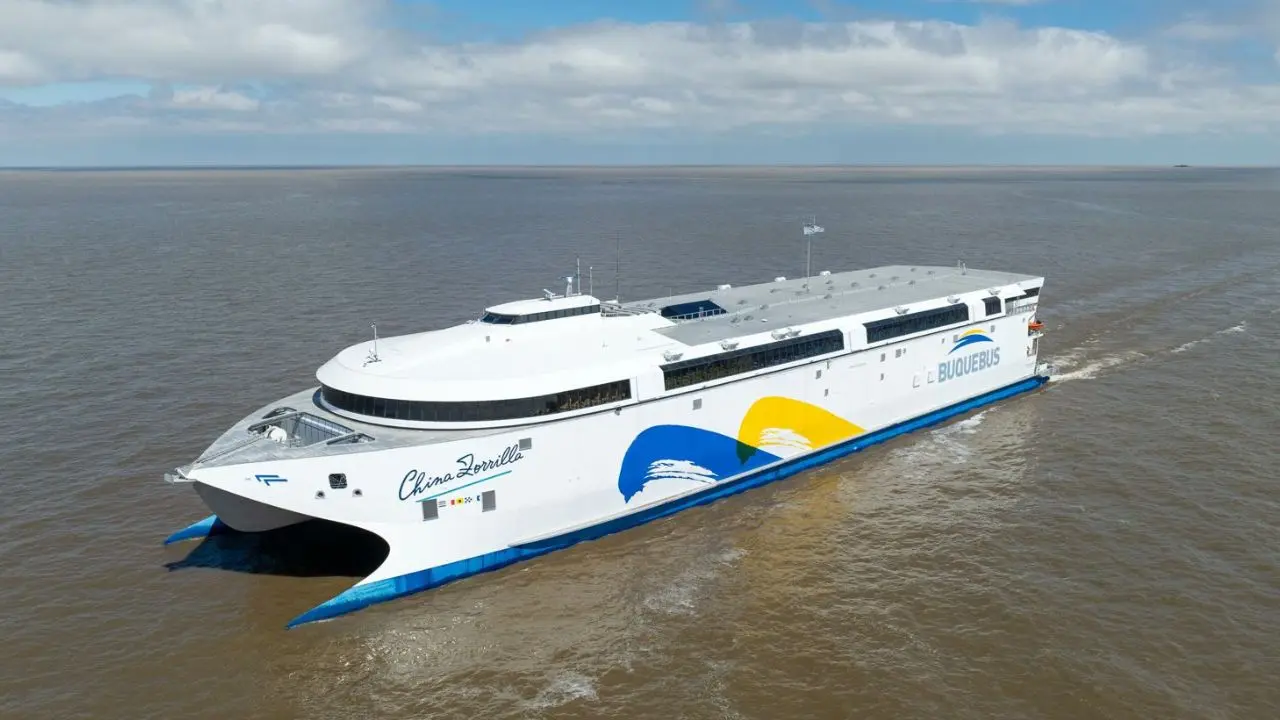Ya empezó a operar el China Zorrilla, el nuevo ferry 100% de eléctrico de Buquebus