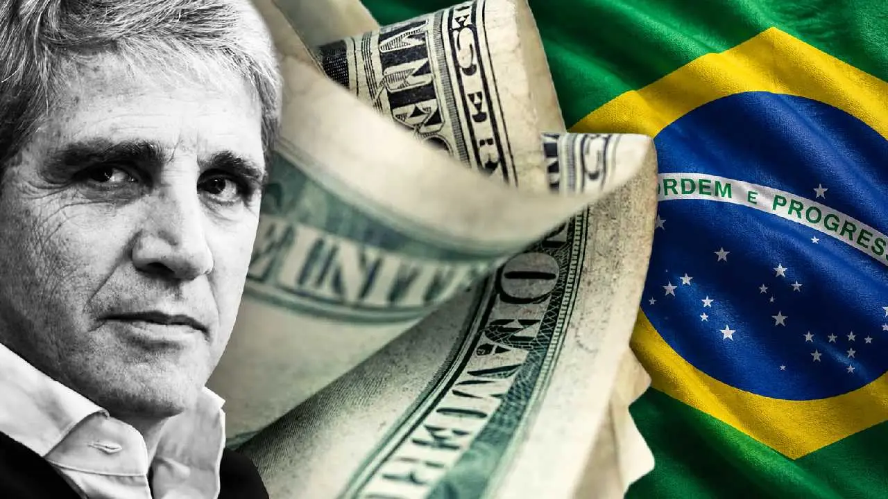 Caputo con dólares de fondo y una bandera de Brasil