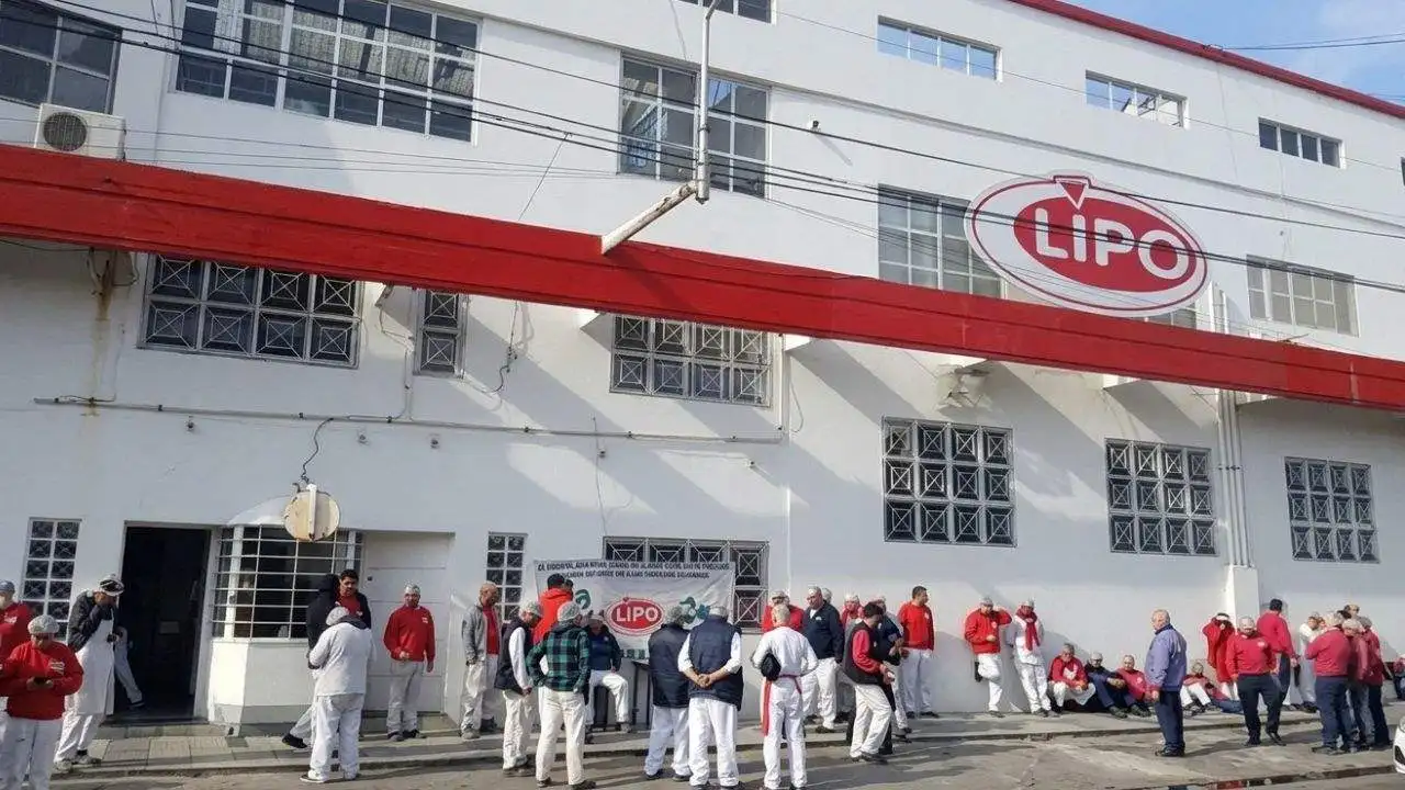 El frente de la fábrica de caramelos Lipo. Imagen de archivo
