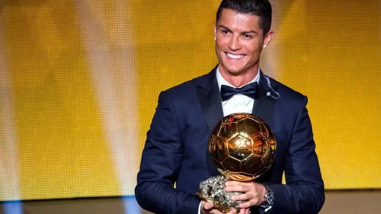 Cristiano Rolado con el Balón de Oro varios años atrás