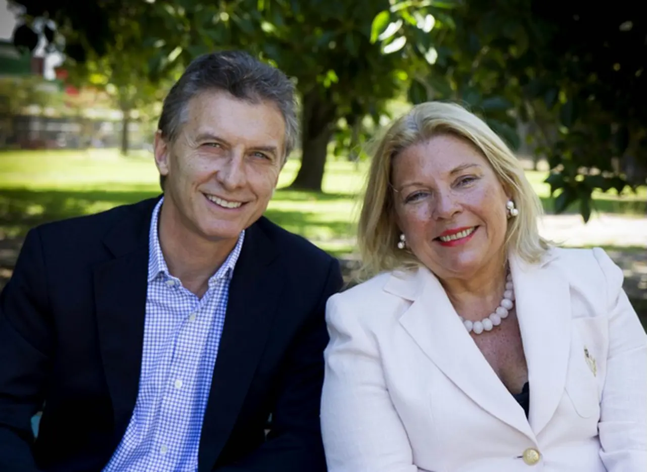 Elisa Carrió tras el discurso de Macri: "No es época de tibios ni de cobardes"