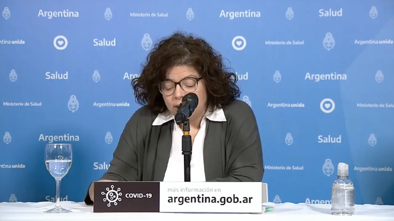 La Lic. Carla Vizzotti encabeza el informe diario del ministerio de Salud  al frente del informe todos los días