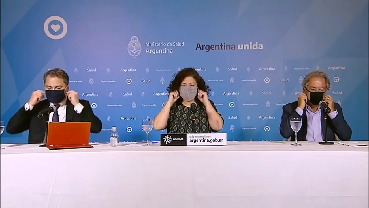 Los funcionarios del ministerio de Salud de la Nación en el reporte de esta mañana