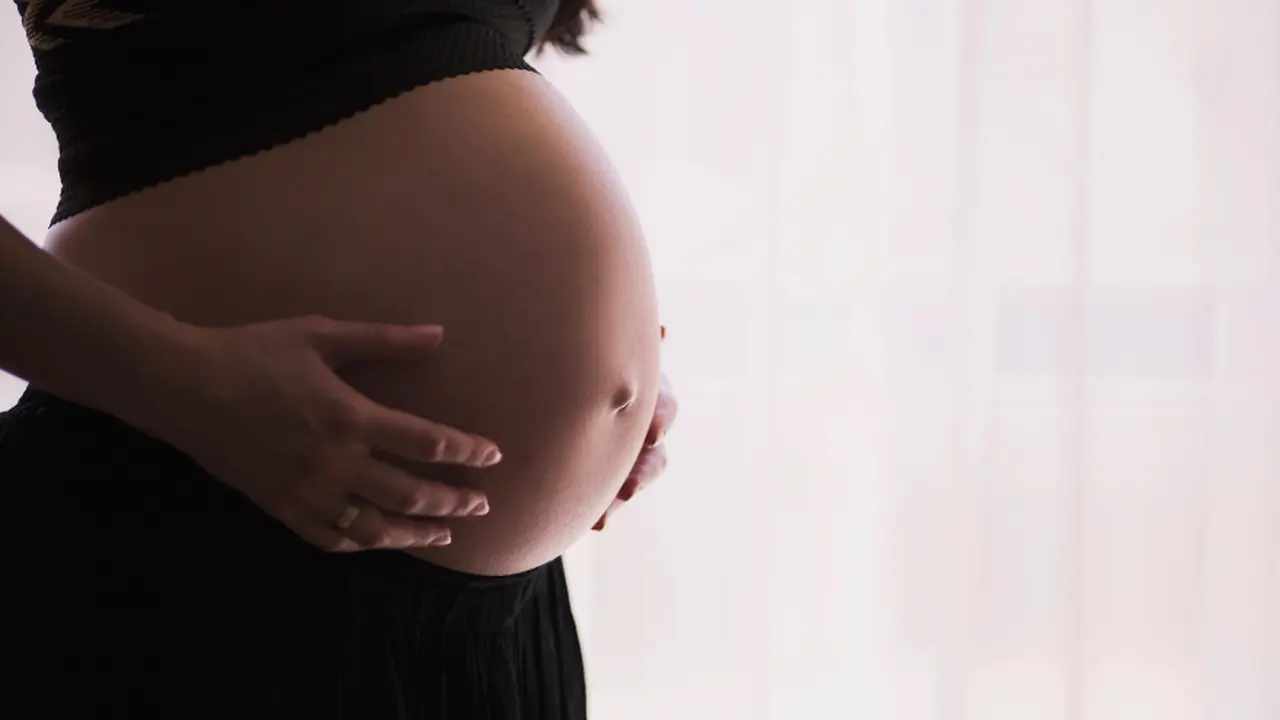 Cuándo se cobra el aguinaldo y cómo se paga durante la licencia por maternidad