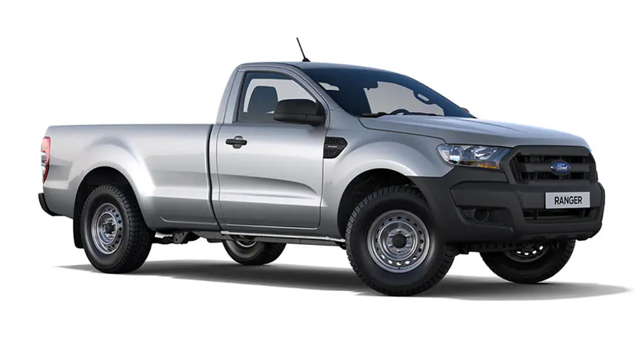 Ford Ranger naftera cabina simple, la más barata.