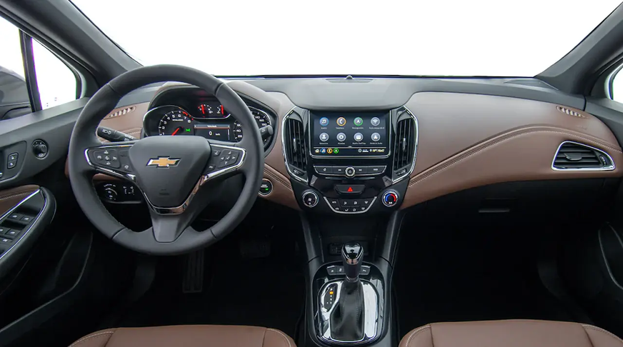 El Chevrolet Cruze tiene wifi de serie.
