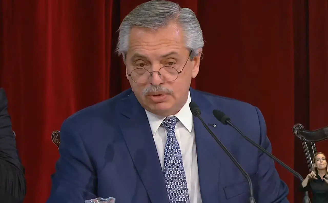 Alberto Fernández destacó que el país atraviesa una recuperación 