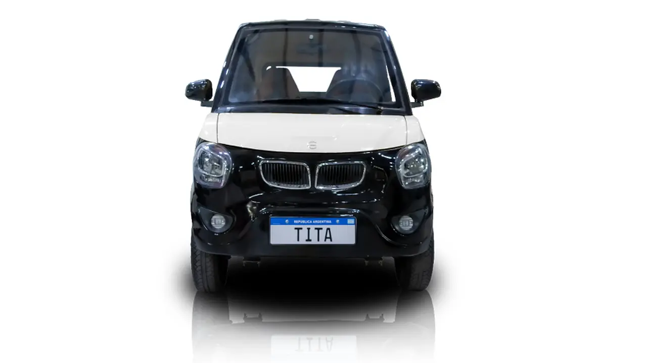 La nueva camioneta Tita, así es de frente.