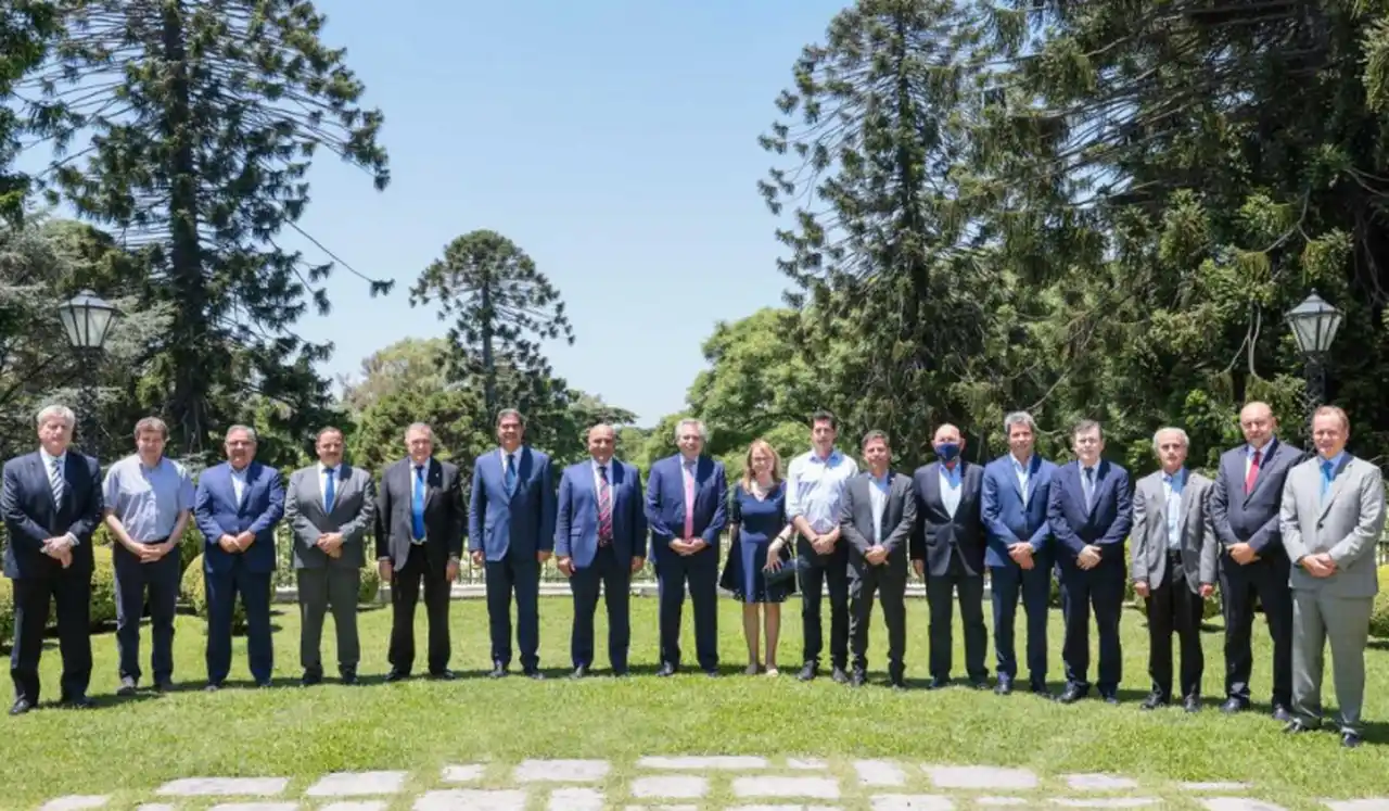 Cada vez son más los gobernadores que deciden suspender las PASO y presionan al Presidente en busca de una medida similar