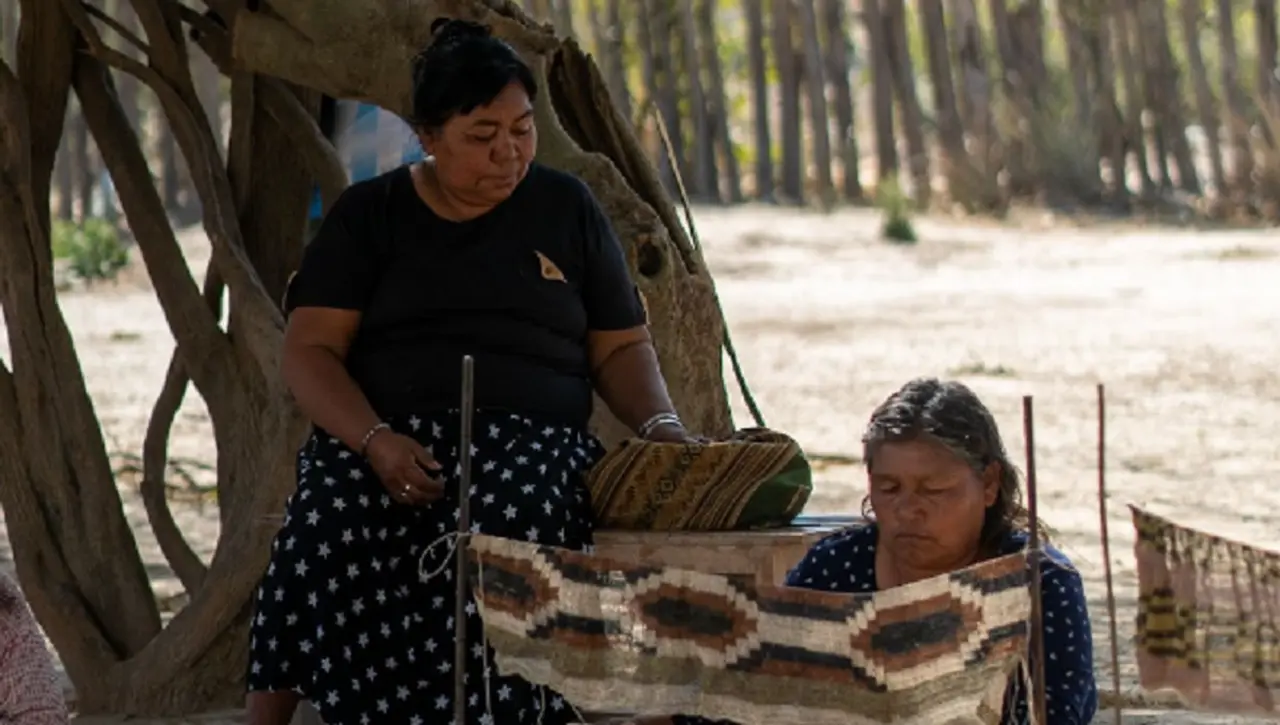 Norma Rodriguez es una mujer wichi que reside en Formosa, lideresa indígena y presidenta de la Cooperativa de Mujeres Artesanas del Gran Chaco - COMAR