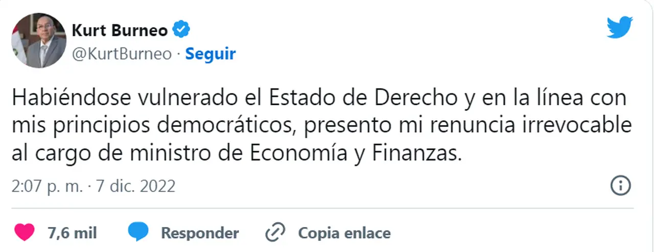 El responsable de Economía en Perú también decidió apartarse del cargo.