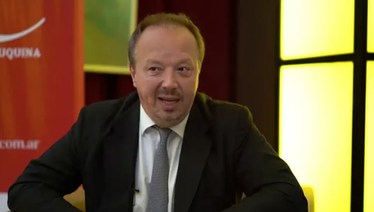 "Son cifras tremendamente grandes": uno de los asesores de Milei dijo que recibieron ofertas de fondos para dolarizar