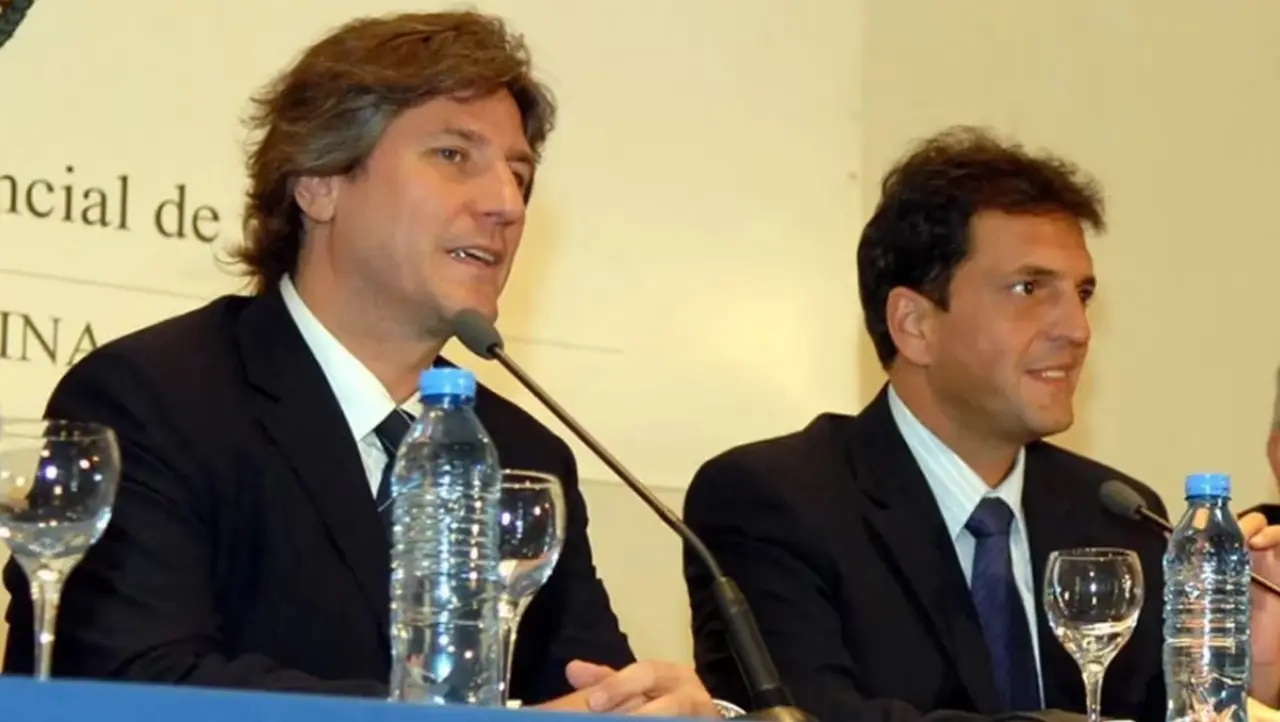 Tras tildarlo de "derecha" y no acompañar su candidatura, Amado Boudou colabora con Massa para reformular el acuerdo con el FMI