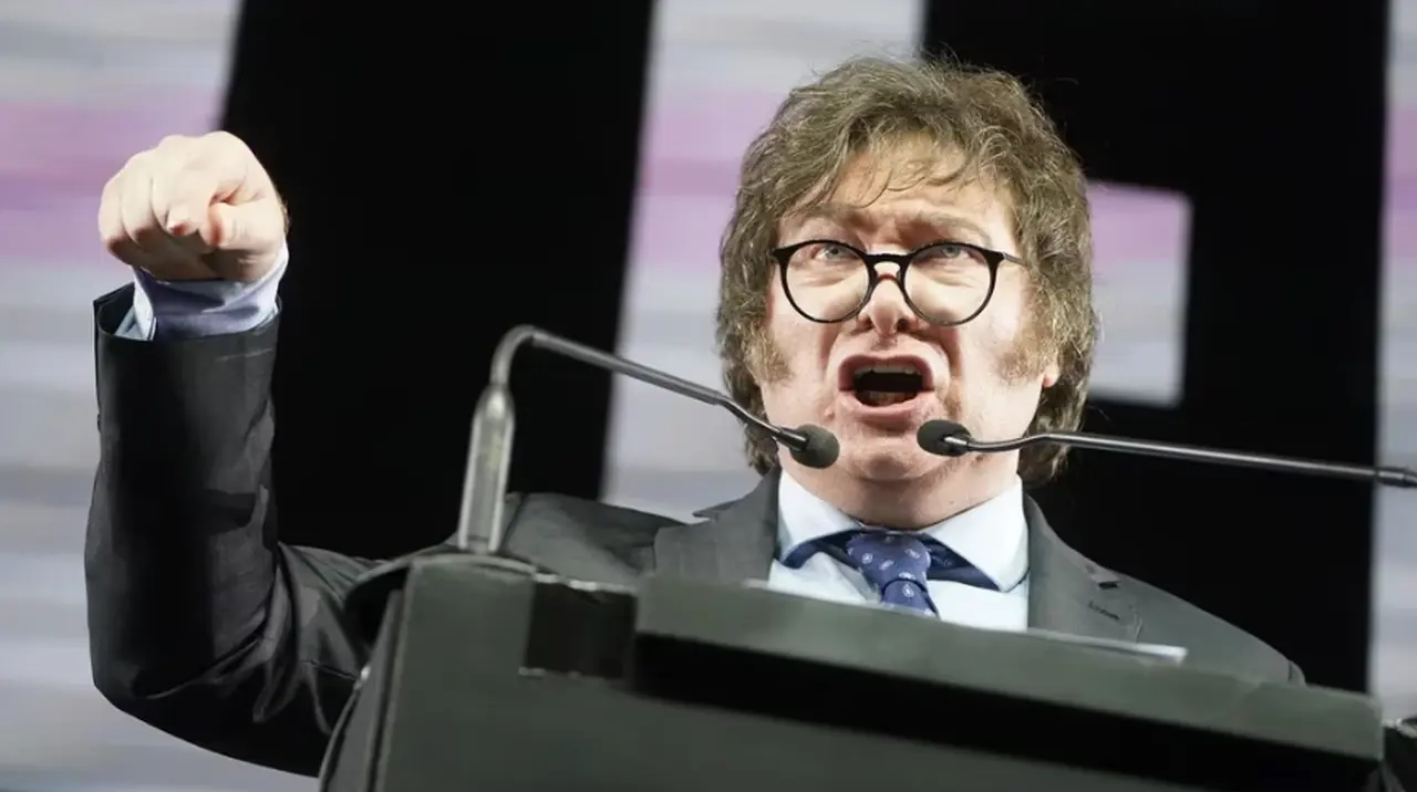 Milei cierra su campaña en el Movistar Arena junto con Victoria Villarruel