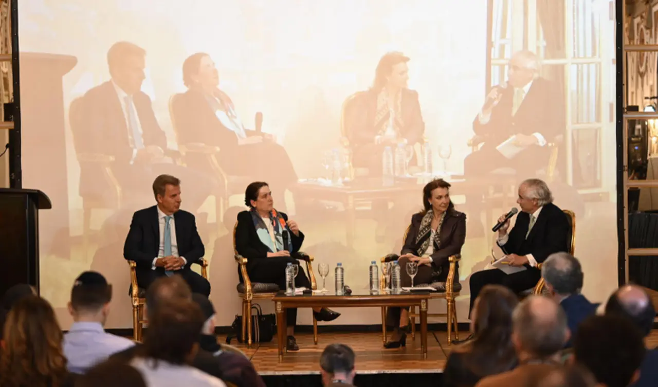 Martín Redrado, Marina Dal Poggetto, Diana Mondino y Augusto Darget en la 9na edición del Latam  Economic Forum (Prensa LEF).