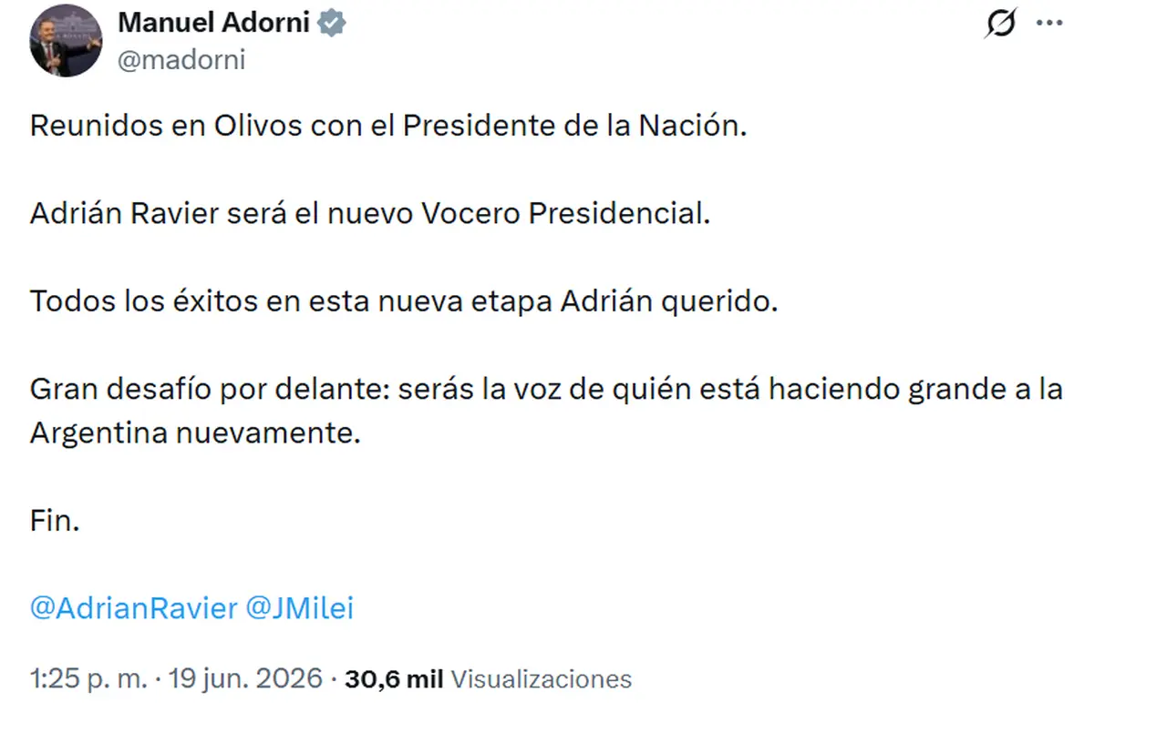Adorni fue quien anunció la incorporación de Adrián Ravier al Gobierno, como vocero presidencial.