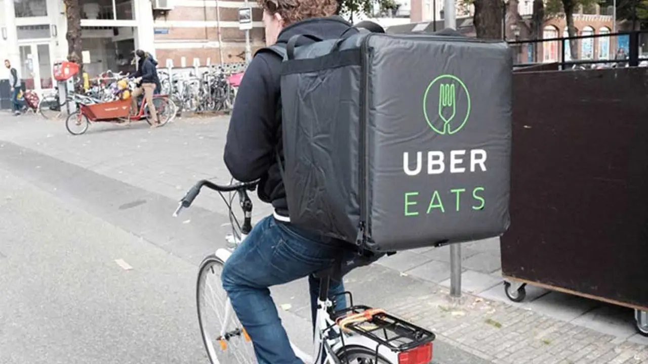 Uber Eats llega a la Argentina para competir contra Rappi y Glovo