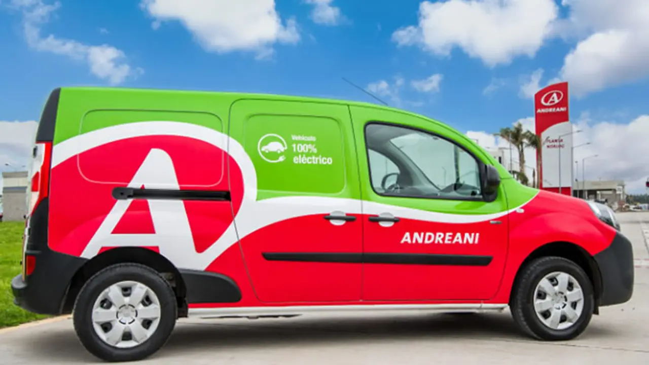 Los vehículos eléctricos ponen primera en Argentina: Andreani suma dos unidades a su flota