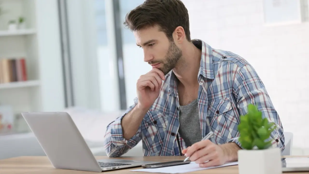 El 84% de los entrevistados no quiere ir hacia un modelo 100% presencial o virtual, sino a uno mixto