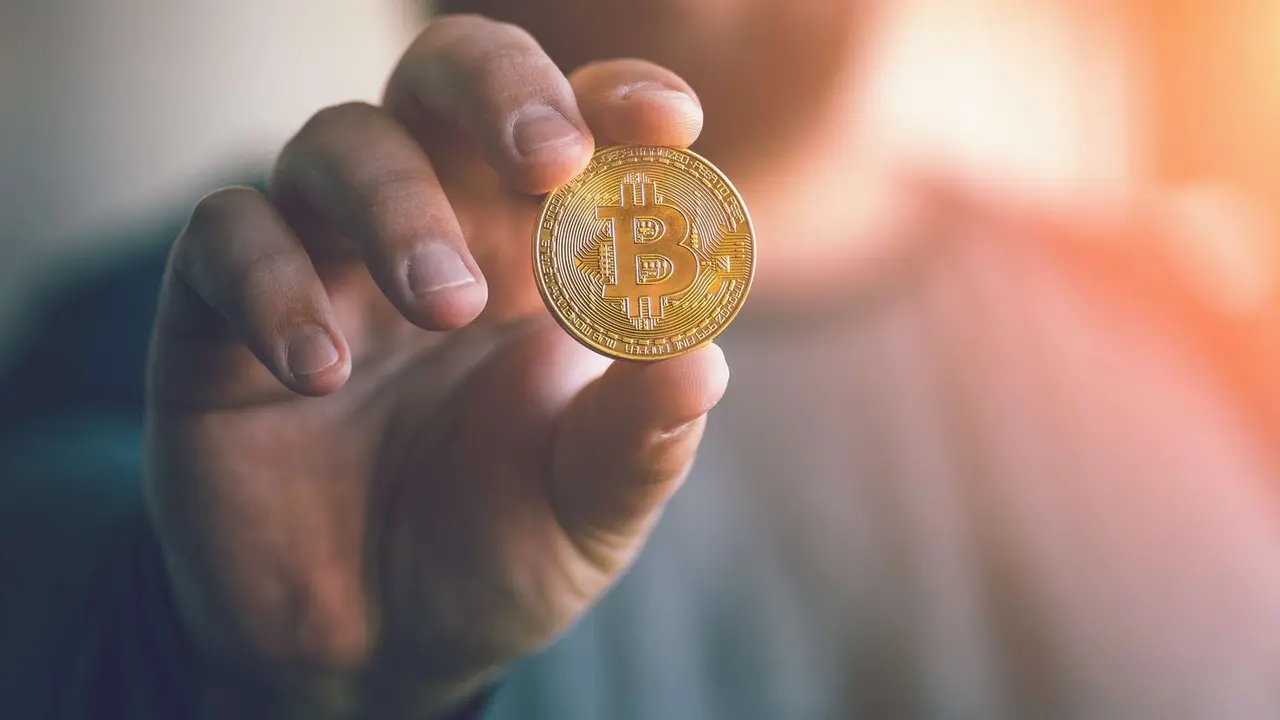 Luego de un lunes negro para Bitcoin: ¿cuánto vale hoy la criptomoneda más popular?