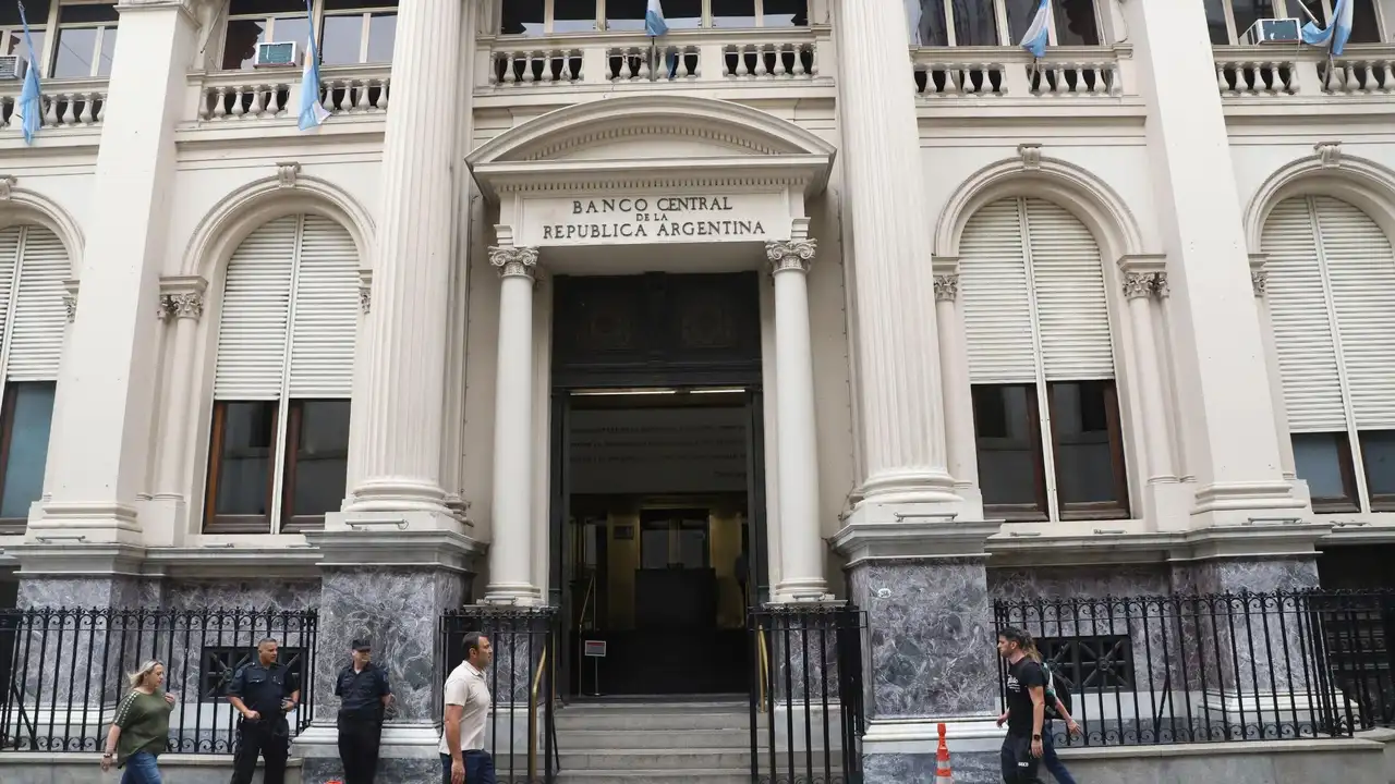 Cambios en encajes y posición de moneda extranjera: qué se viene para los bancos