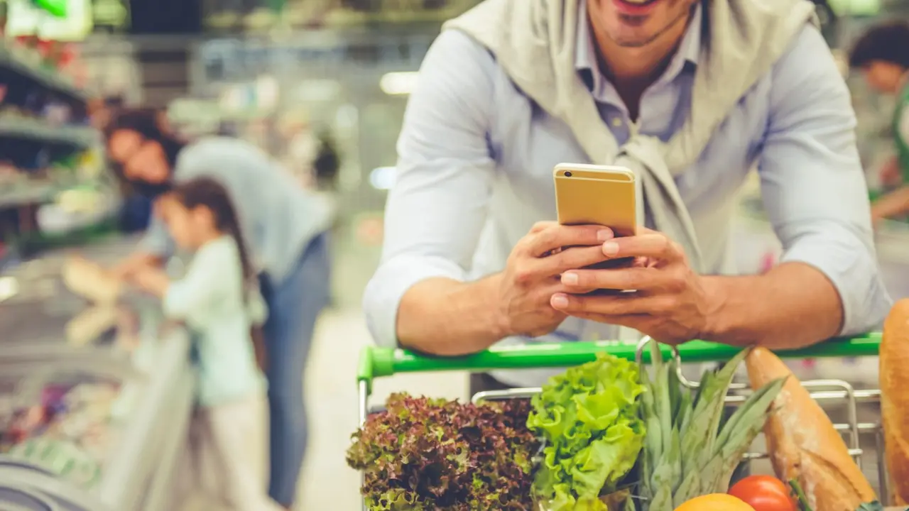 Ahorrás tiempo y plata: alerta entre supermercados por un rival que crece pese a crisis de consumo