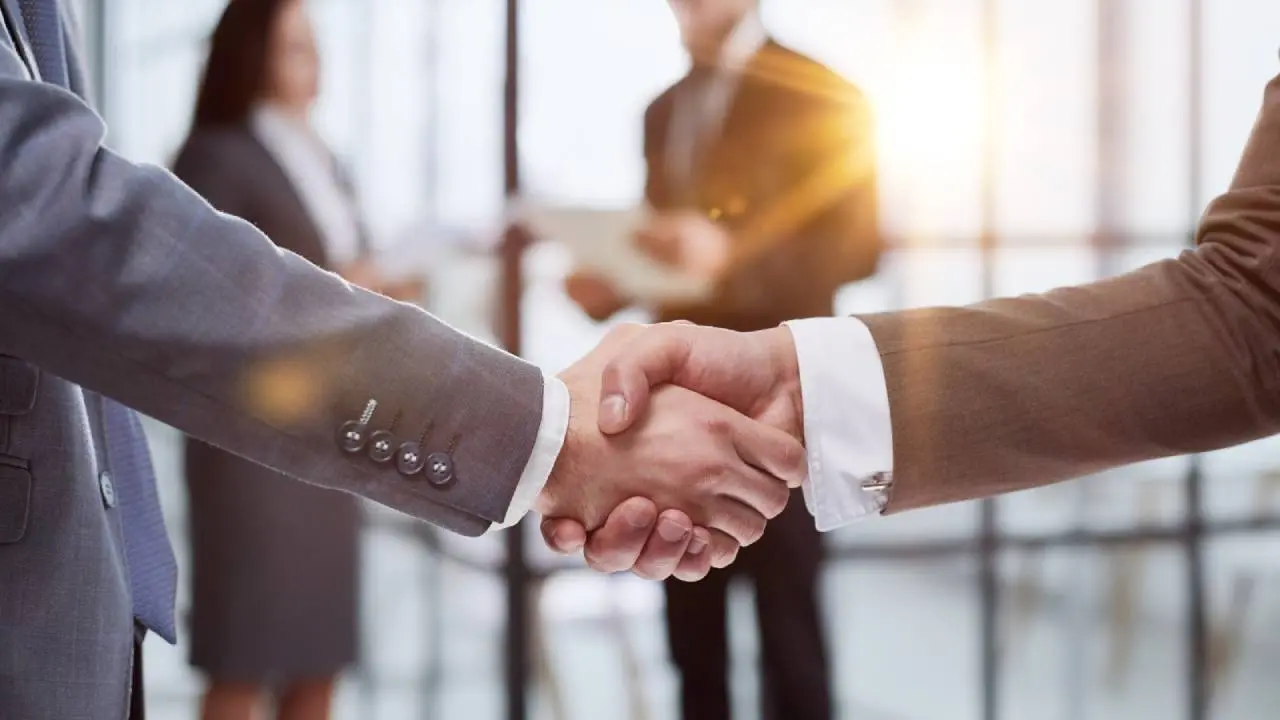 Polymarket prepara su llegada a Estados Unidos a través de una alianza con Chainlink