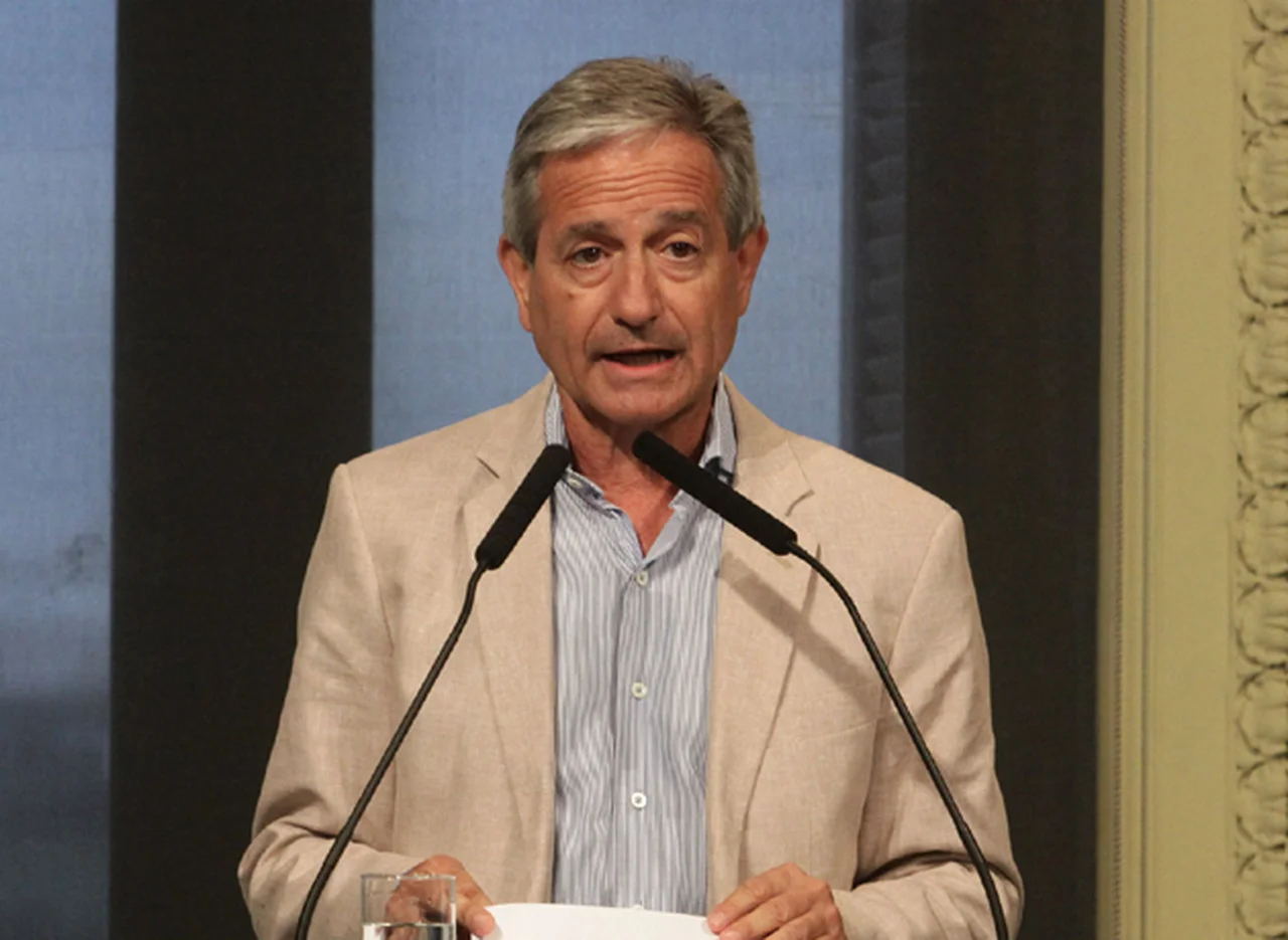 Macri enví­a un proyecto para limitar la cantidad de empleados públicos