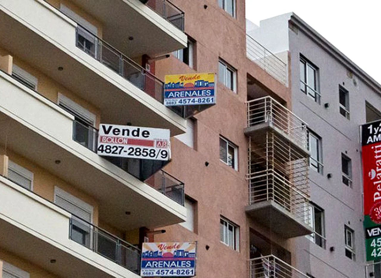 Alerta en el sector inmobiliario: por la fuerte suba del dólar se frenó la demanda de propiedades
