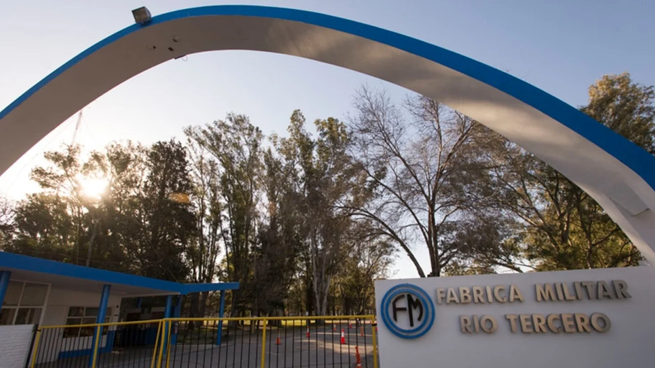Privatizaciones: el Gobierno aplicó cambios de status a Fabricaciones Militares, EANA y otras estatales