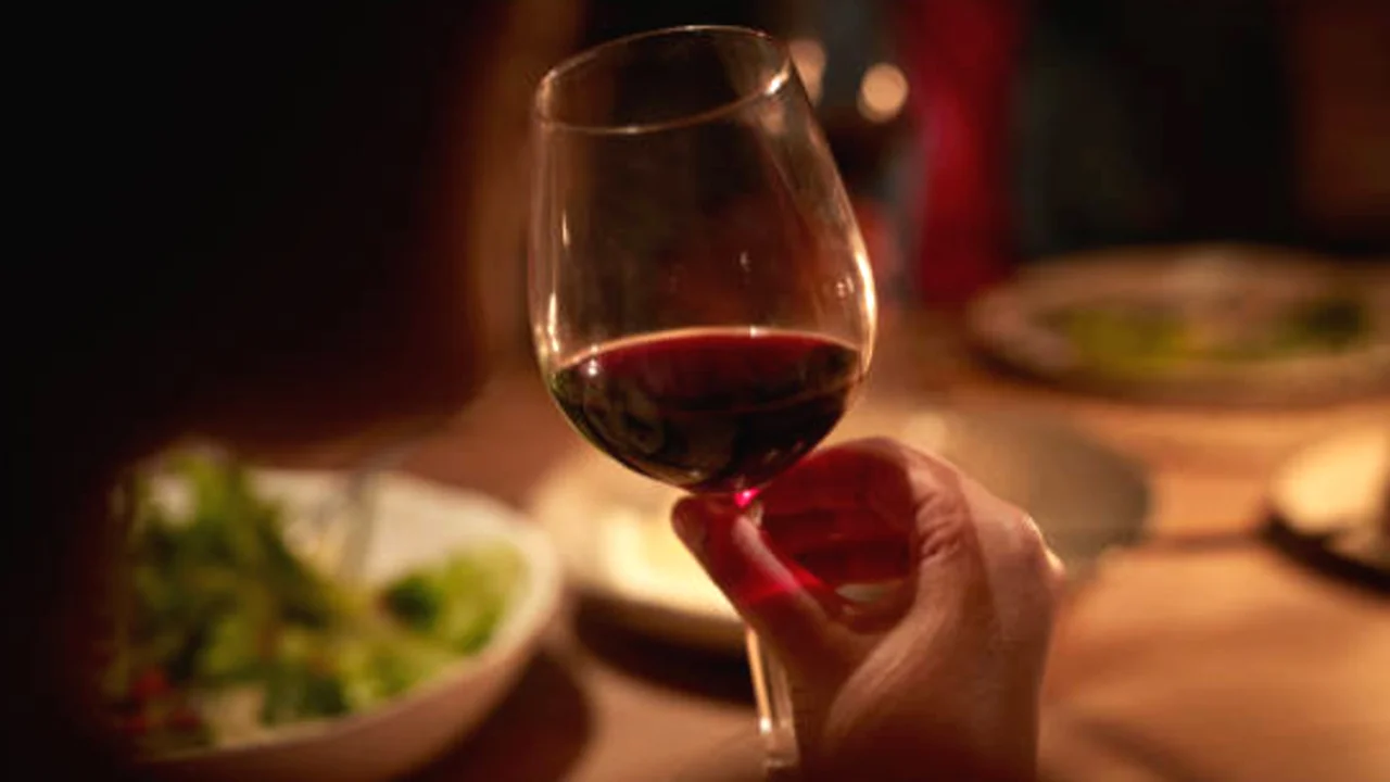 Probamos el vino elegido por más de 100 enólogos en un concurso: vale $12.000, ¿vale la pena?