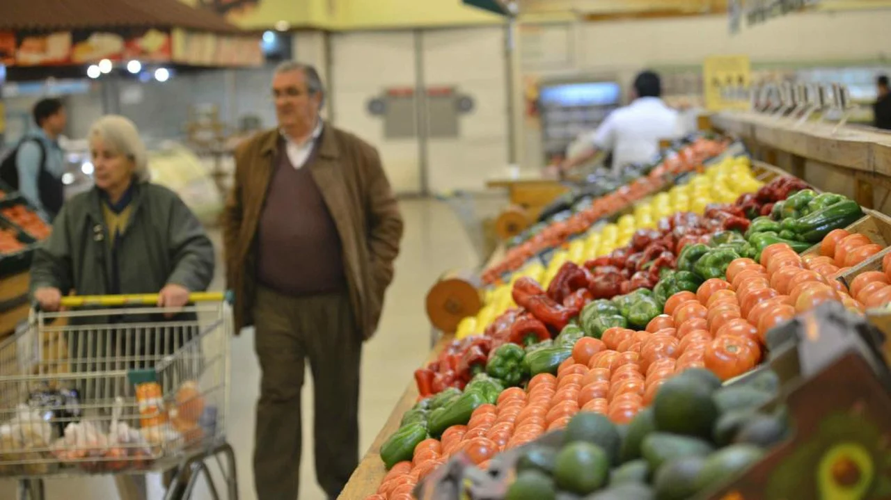 Frutas y verduras: cuánta plata se puede ahorrar comprando en el lugar más barato