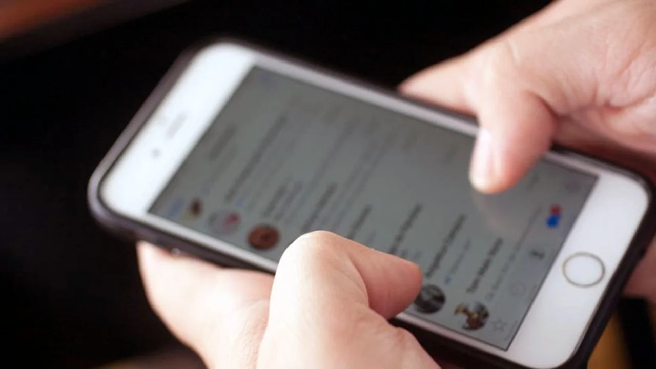 Bloqueá WhatsApp en tu iPhone con Face ID o un código de acceso con estos trucos
