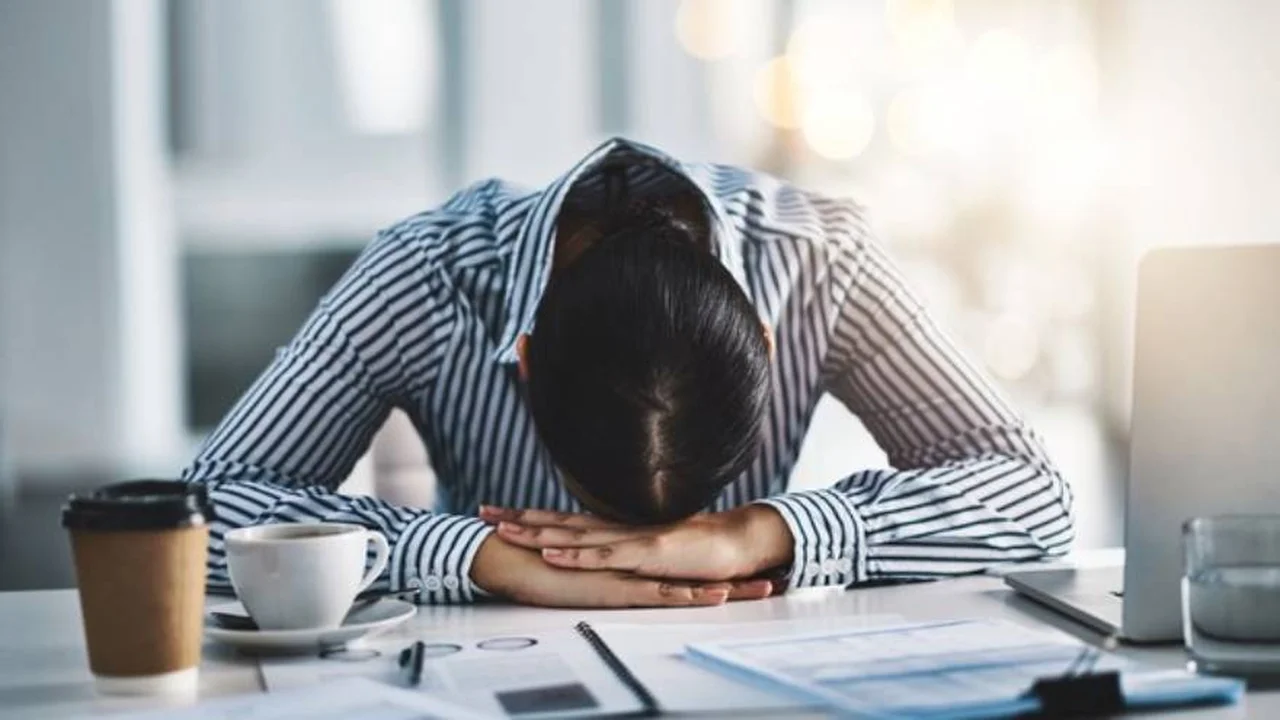 Alerta por altos niveles de agotamiento de empleados: cómo se puede reducir