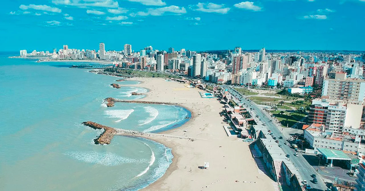 Verano 2023: alertan que será más caro veranear en Argentina tras nuevo "dólar Qatar"