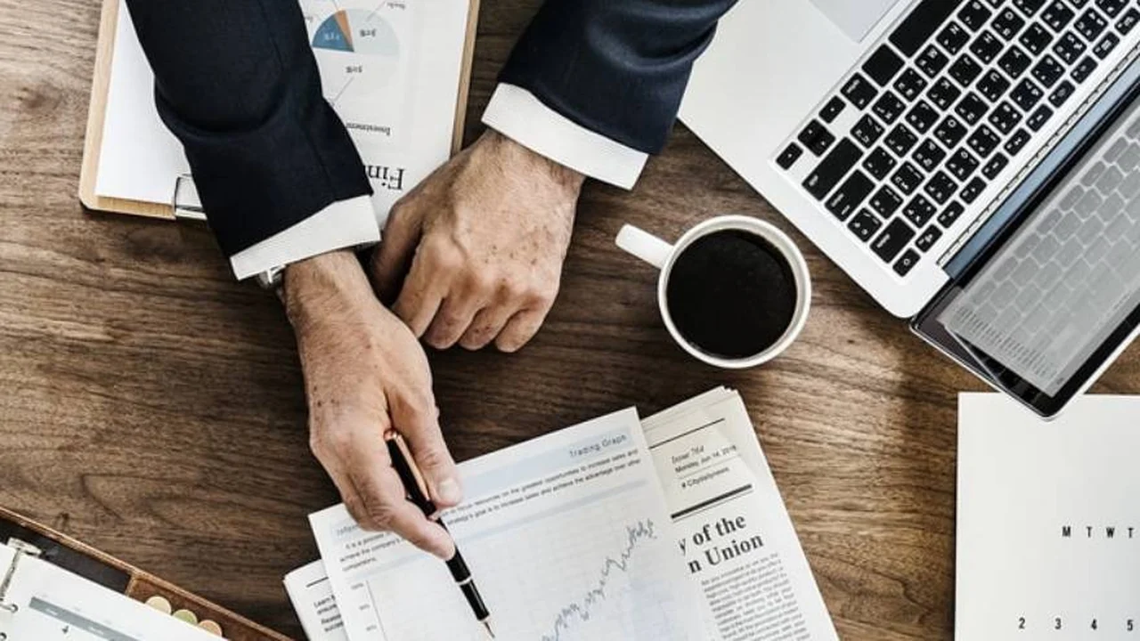 Cuántas horas dedican los CEO a trabajar