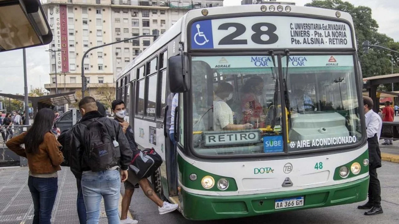 Choferes de colectivos temen pérdida de miles de empleos por la quita de subsidios y suba de boleto