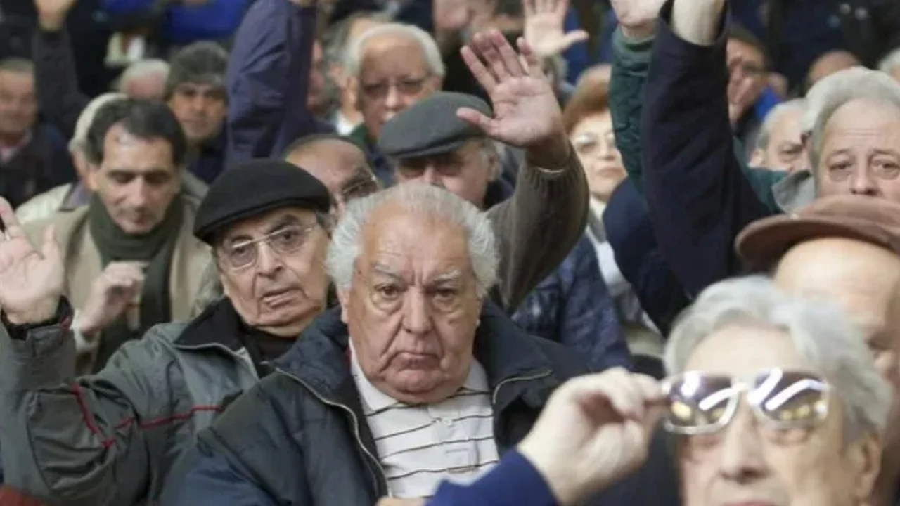 El Estado gasta más en los pagos de intereses de las Leliqs que en jubilaciones