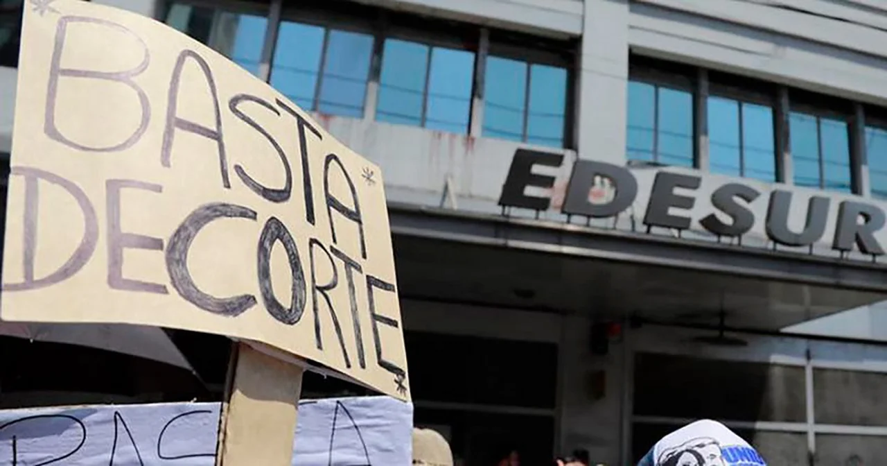 Edesur ya no quiere poner la cara por un modelo fallido y "electrocutó" a la política