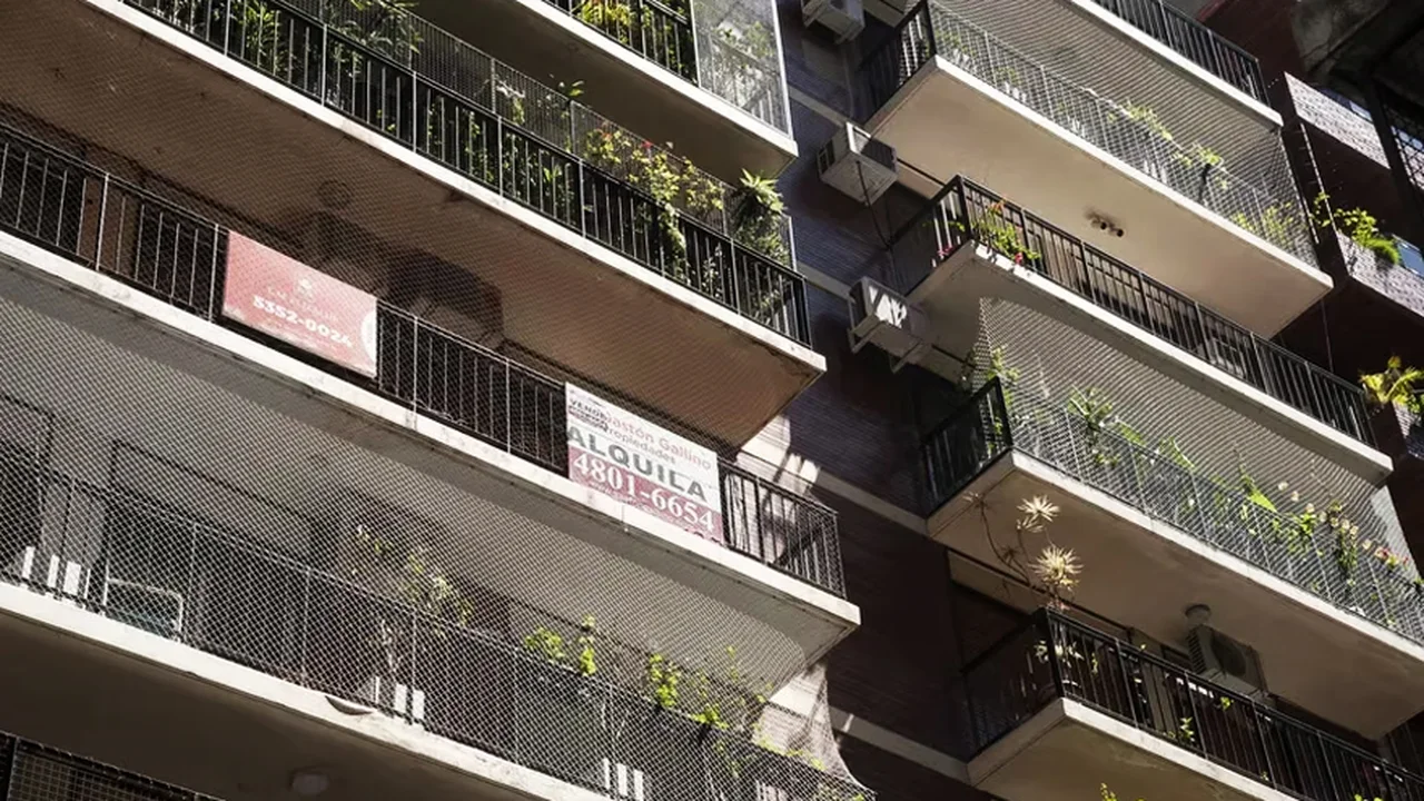 El DNU de Milei ya impacta en los alquileres: se achicó la oferta y los valores siguen acelerándose