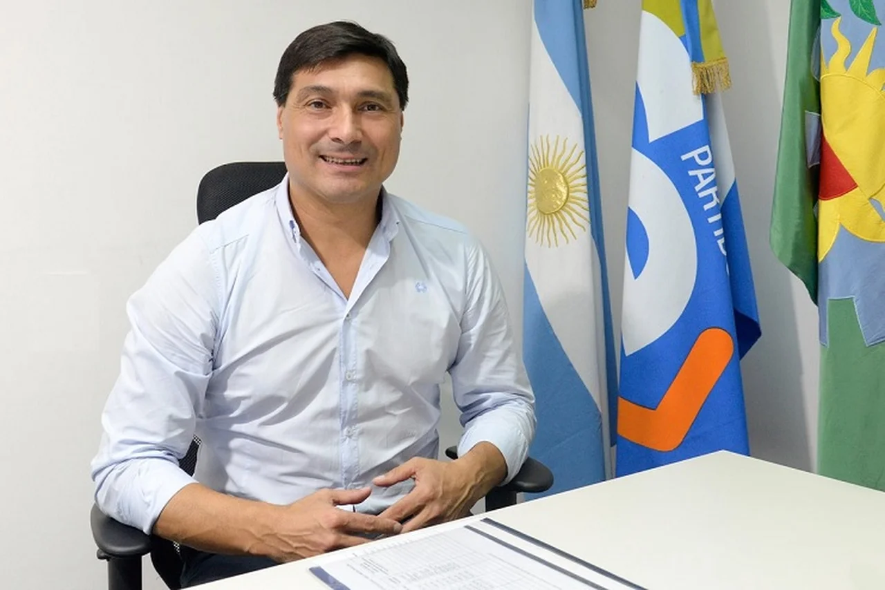 Quién es el polémico sindicalista que va como candidato a diputado con Milei