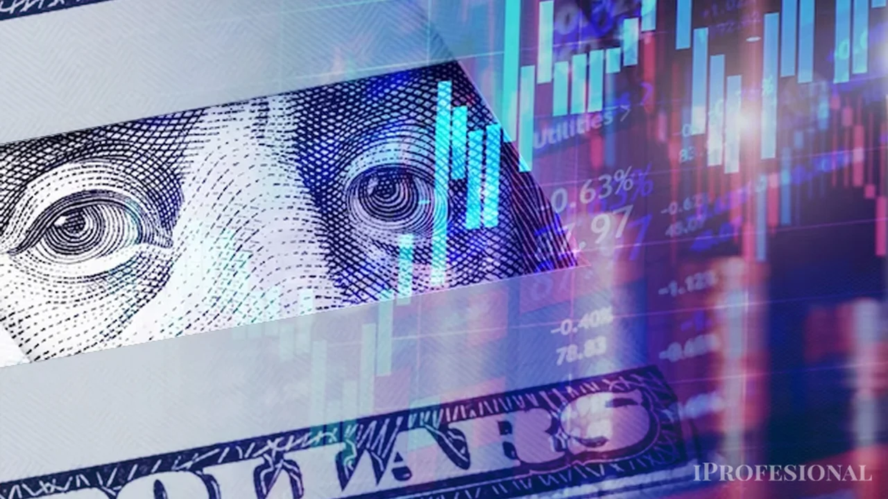 El mercado, atento al avance del dólar blue: qué precio prevén para junio
