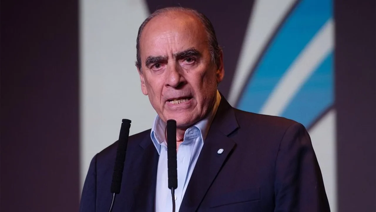 Francos anticipó que Milei vetará cualquier intento de coparticipar el Impuesto País