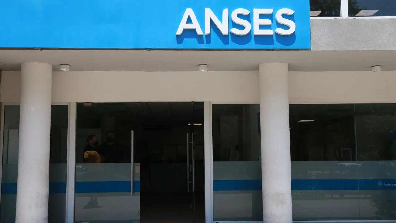 ¿Cómo saber dónde y cuánto cobro ANSES de abril 2024?