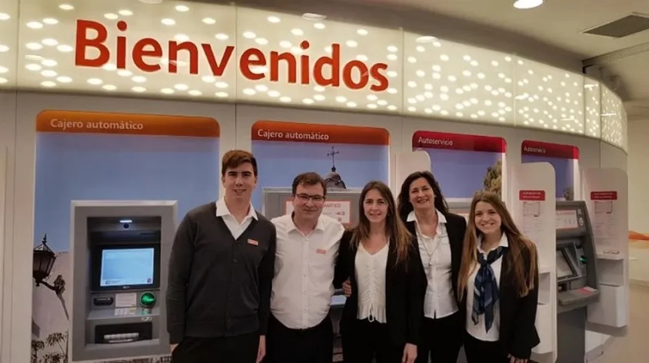 Empleados de Banco Galicia recibirán suba de sueldo y bono récord: cuánto cobrarán