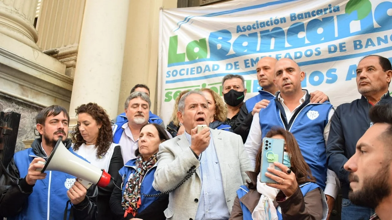 Cuál es el sueldo de un bancario