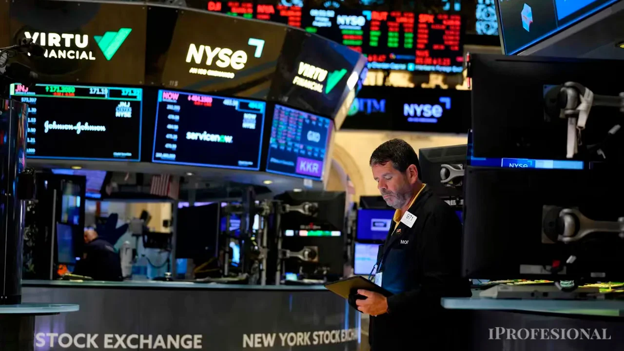 El mercado, en alerta: bonos cerraron con fuertes caídas y el riesgo país llegó al valor más alto en 3 meses