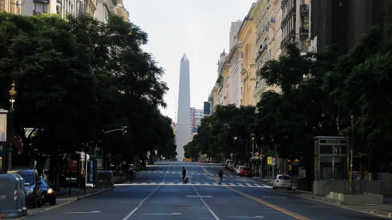 Cómo funcionarán los subtes, colectivos y otros servicios durante los feriados